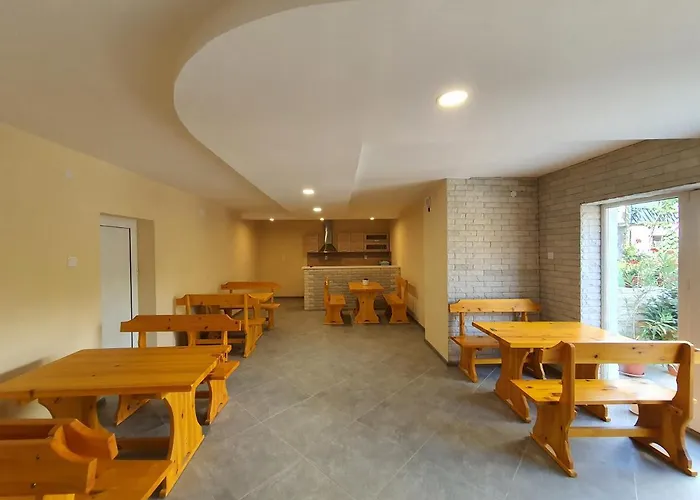 Луксозна вила дамяновата къща Сапарева Баня